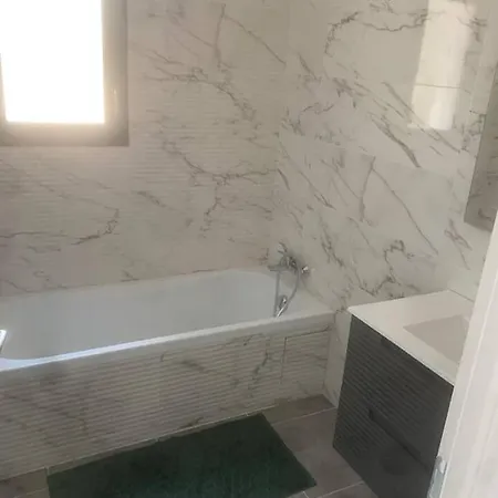 Villa Neuve Avec Jacuzzi *