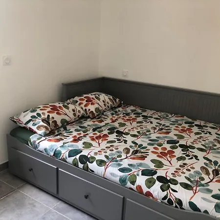 Neuve Avec Jacuzzi Villa *